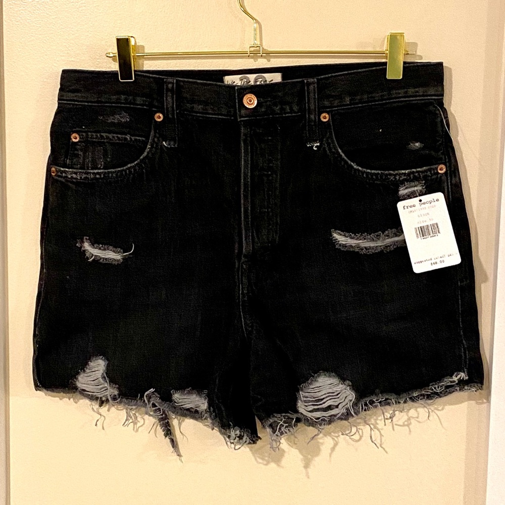 NWT! Free People Makai Distressed Shorts - Picture 2 of 5